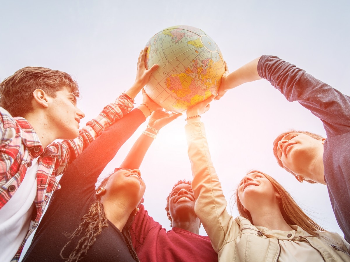 Studiare le lingue a Unipa Studenti con mappamondo